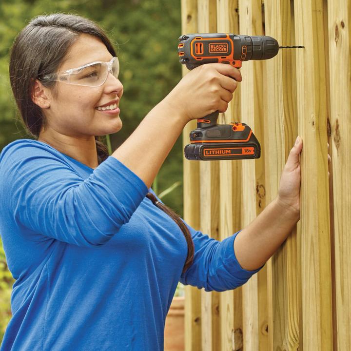Actual product image Black & Decker BDCDC18KBQW cordless drill screwdriver (Rechargeable battery operated)