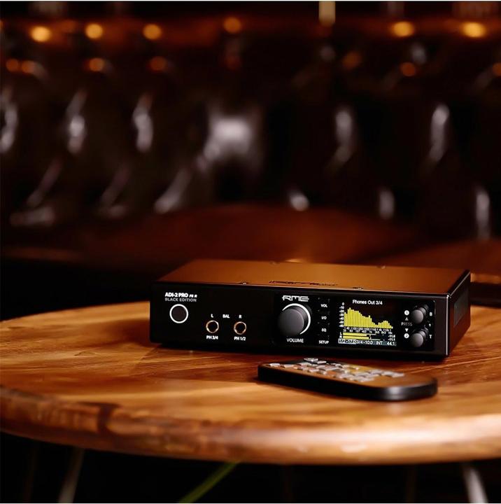 Produktbild RME Audio Wandler ADI-2 Pro FS R Black Edition (USB-DAC, Display)