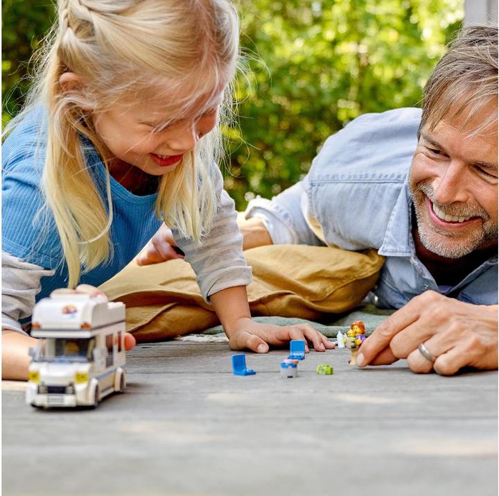 Actual product image LEGO Holiday camper (60283, LEGO City)