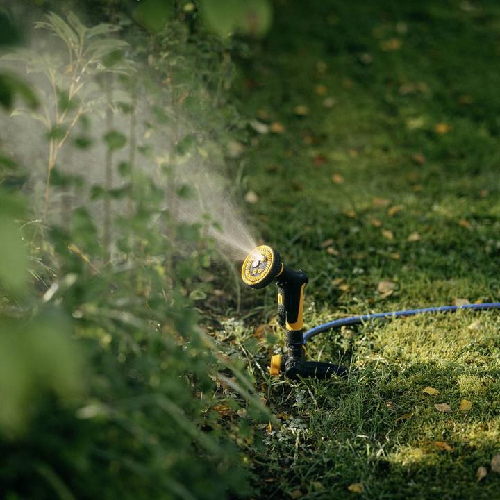 Actual product image Fiskars 1070830 Comfort Rasensprenger (Spray sprinklers)