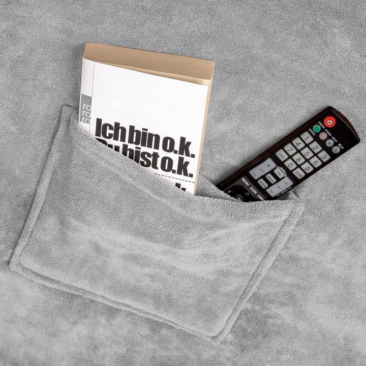 Actual product image tectake Cuddle blanket with sleeves (180 x 150 cm)