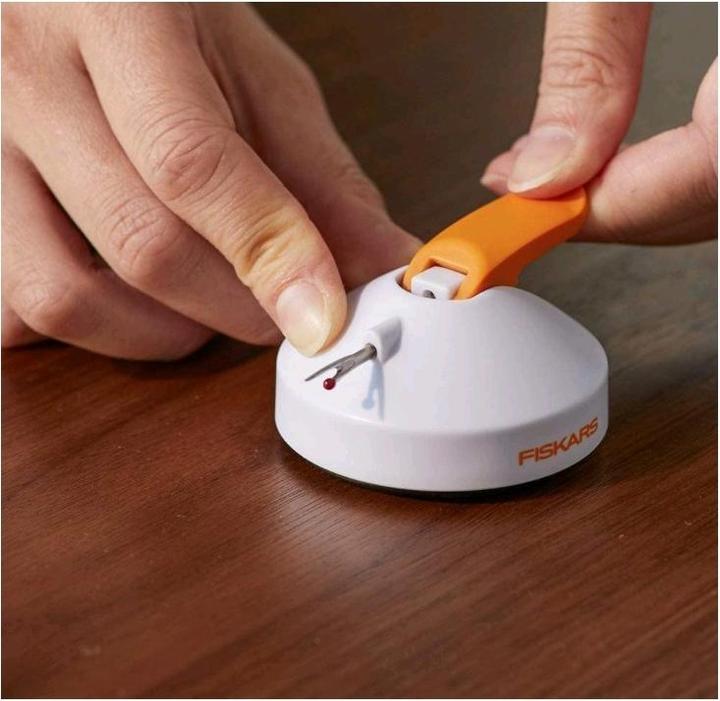 Actual product image Fiskars Seam ripper white, orange (9 cm)