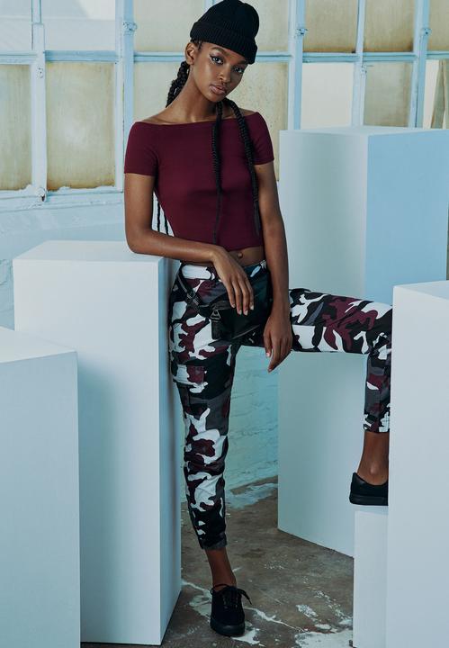 Actual product image Urban Classics Ladies High Waist Camo Cargo Pants (26)