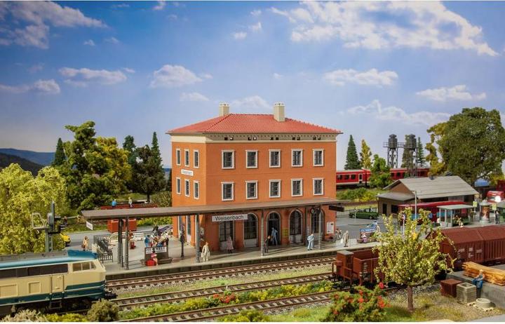 Actual product image Faller 110135 H0 Bavarian train station
