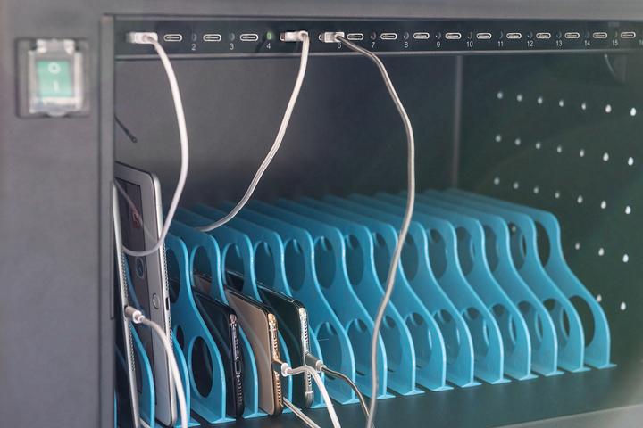 Immagine prodotto Digitus Armadio di ricarica mobile, 14", USB-C, chiave PIN elettr. PIN, 16 stazioni di ricarica, ventola