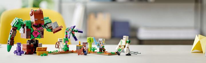 Actual product image LEGO Minecraft 21176 The Jungle Mayhem (21176, LEGO Minecraft)
