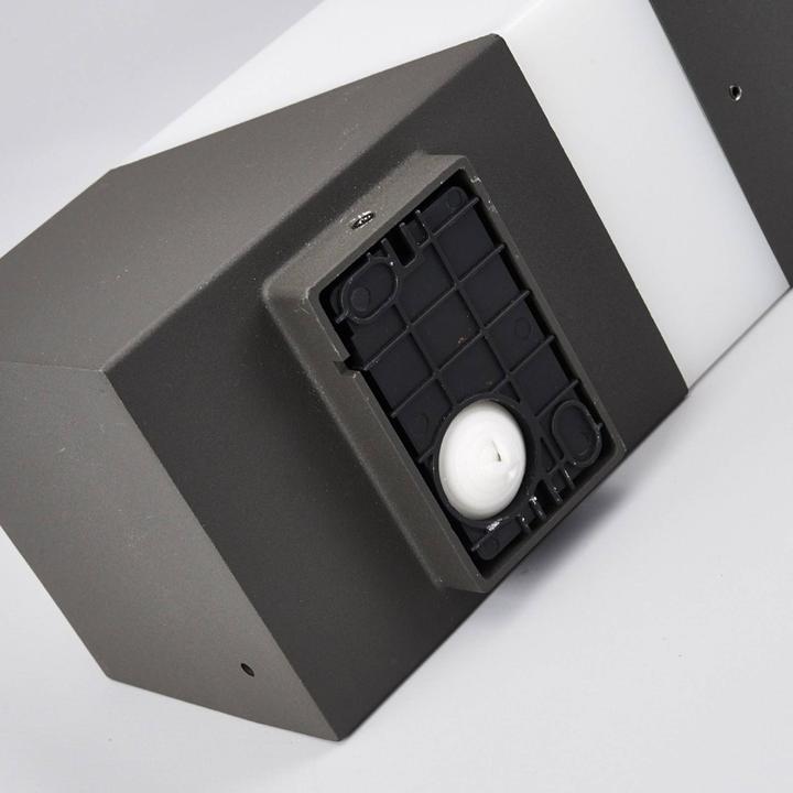Actual product image Lucande Outdoor wall lamp Kiran with motion detector (790 lm, E27, IP44)
