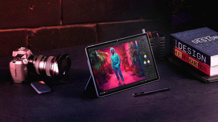 Image du produit Lenovo Plus (WLAN uniquement, 12.70", 256 Go, Sarcelle de marée)