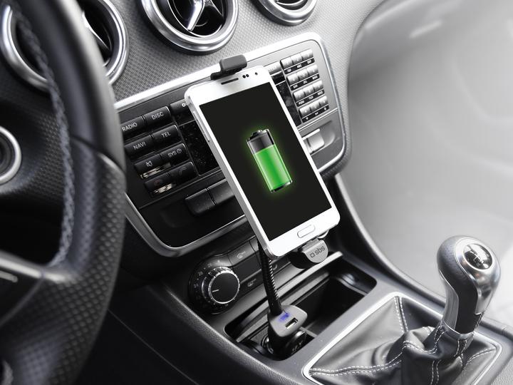 Produktbild SBS Autohalterung mit Micro-USB-Anschluss und USB-Port für Smartphones bis 5,5Inc