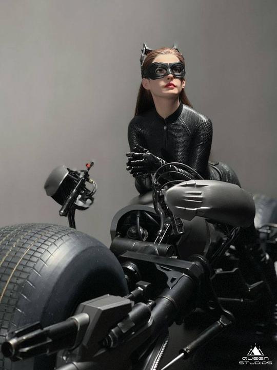 Actual product image Queen Studios The Dark Knight Rises statuette 1/3 Catwoman 108 cm