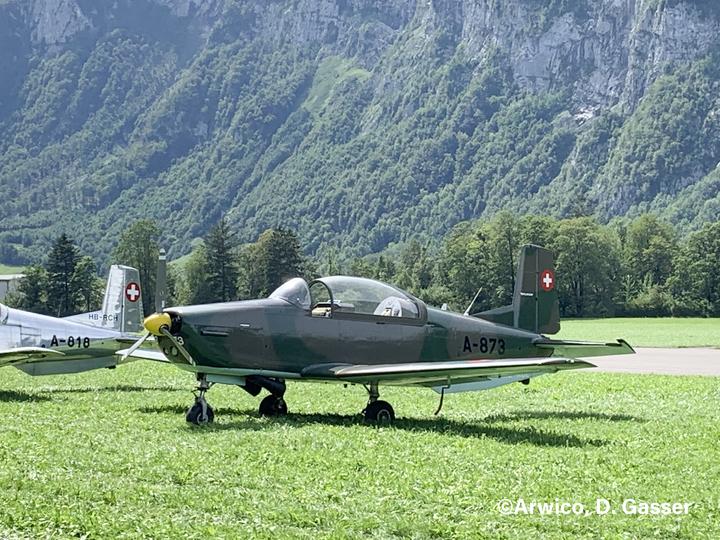 Image du produit Ace Pilatus P-3 A-873, support chromé inclus