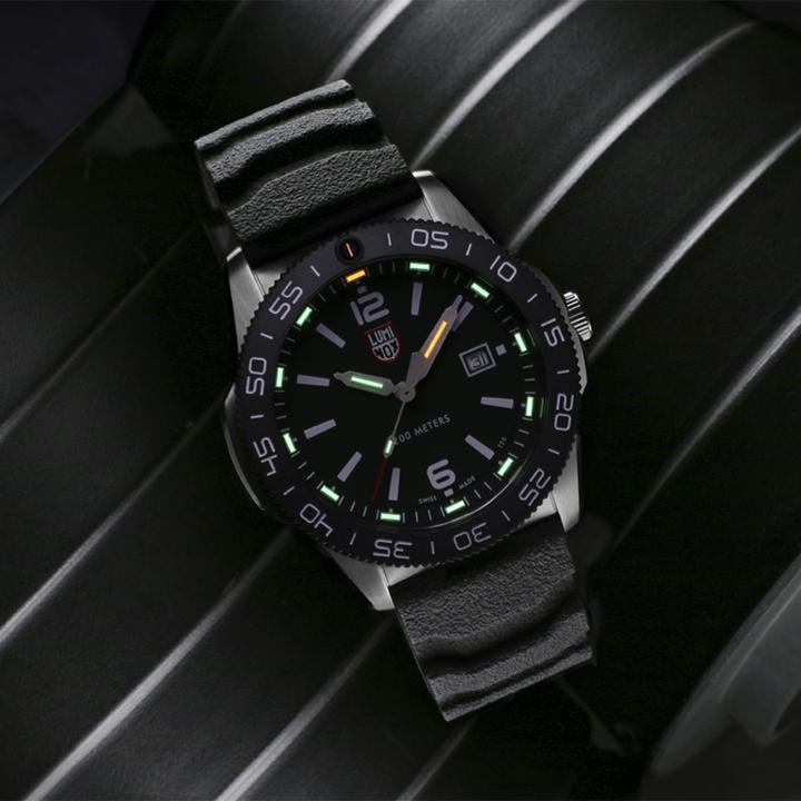 Image du produit Luminox Pacific Diver (Montre analogique, Swiss Made, 44 mm)