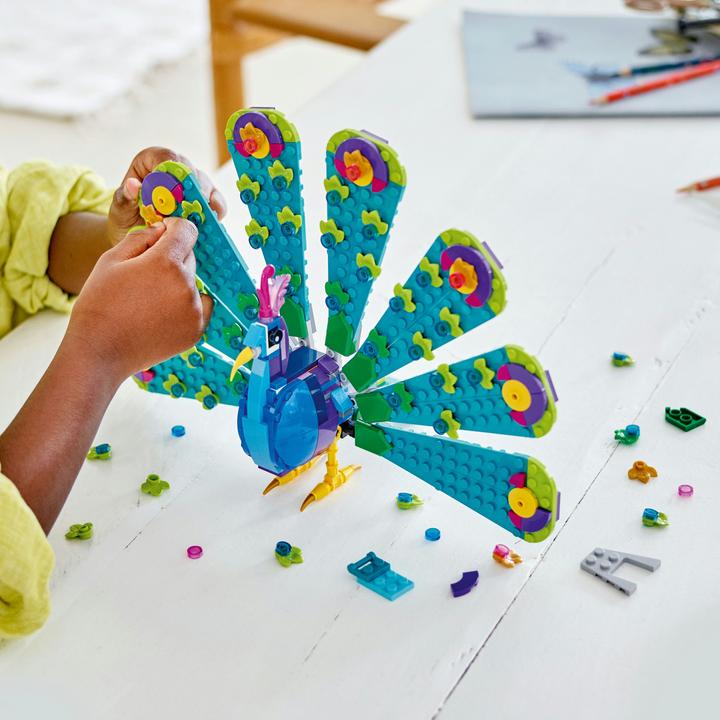 Actual product image LEGO Creator Exotic Peacock (31157, LEGO Creator Expert)