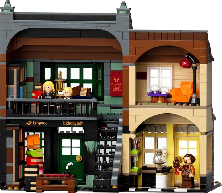 Actual product image LEGO Harry Potter Diagon Alley (75978, LEGO Harry Potter, LEGO Rare Sets)