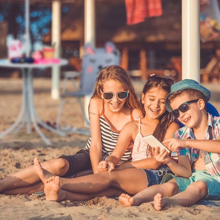 Image du produit Relaxdays Ensemble de meubles pour enfants, chaises pliantes et table