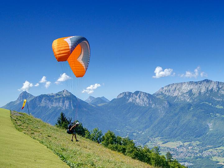 Image du produit Smartbox Vol en parapente jusqu'à 40 minutes au-dessus du lac des Quatre-Cantons (1 pers.)