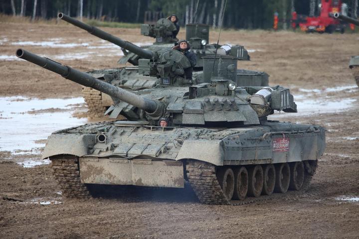 Actual product image Trumpeter Russian T-80UE-1 MBT