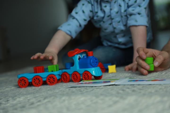 Actual product image Smart Games brain train (German, French, Italian, English)