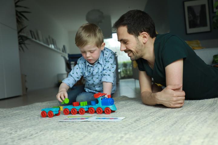 Actual product image Smart Games brain train (German, French, Italian, English)