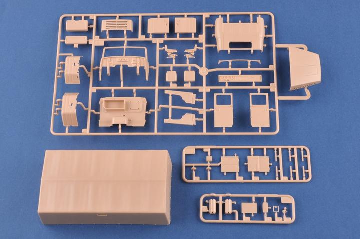 Produktbild Hobby Boss Ukraine KrAZ-6322 "Soldier" Cargo Truck