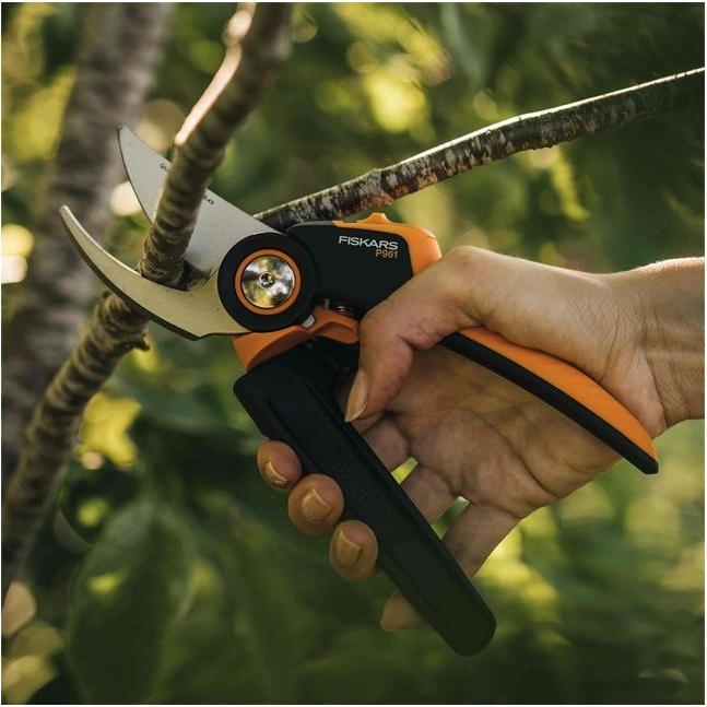 Actual product image Fiskars X-series bypass garden shears L P961
