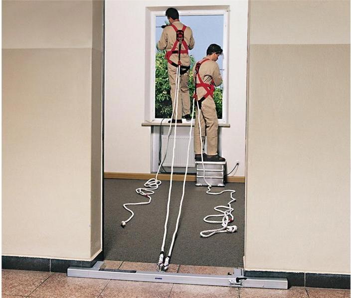 Actual product image MAS Door crossbar EN 795 KL.B Opening w.w.1100mm Ratchet system