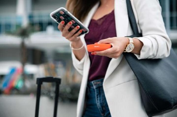 Produktbild Skyroam Solis X Mobiler Router und Powerbank