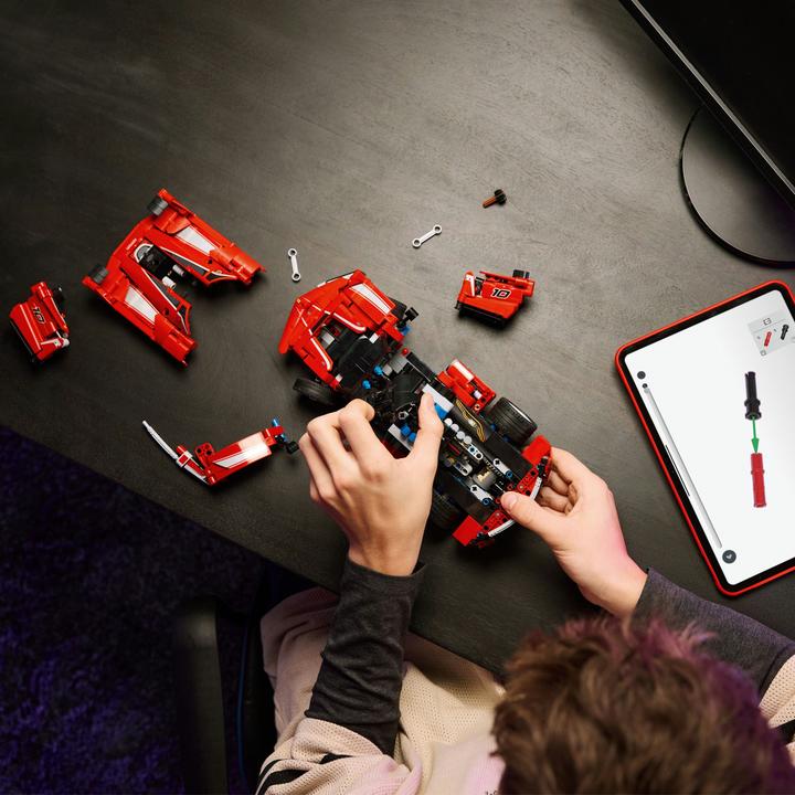 Actual product image LEGO Ferrari FXX K (42212, LEGO Technic)