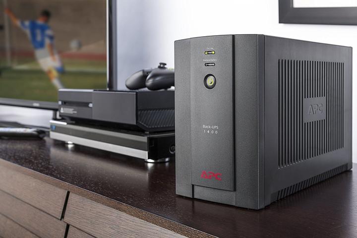 Produktbild APC Back-UPS AVR, IEC-Ausgänge (1400 VA, 700 W, Line-Interaktiv USV)