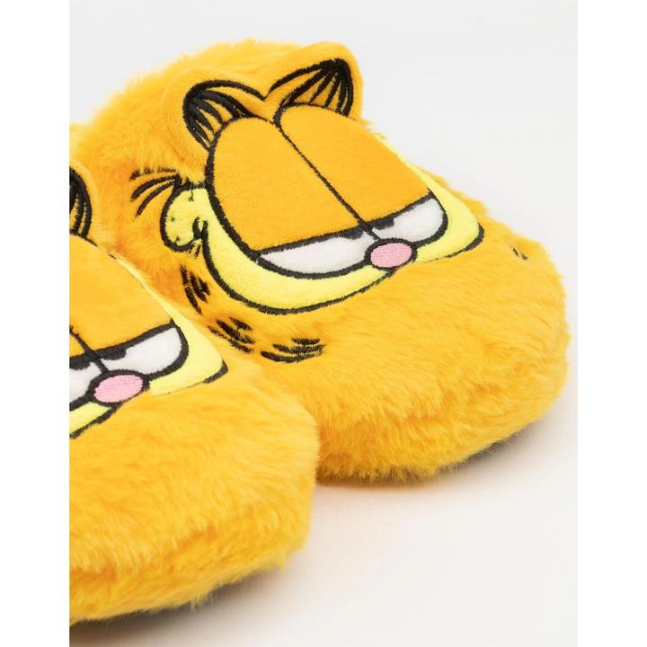Actual product image Universal Textiles Embroidered slippers (35.5)