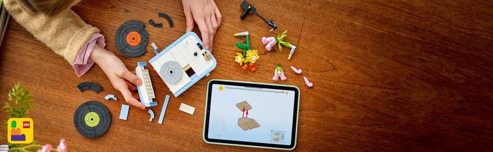 Actual product image LEGO Plattenspieler mit Blumen (31172, LEGO Creator Expert)