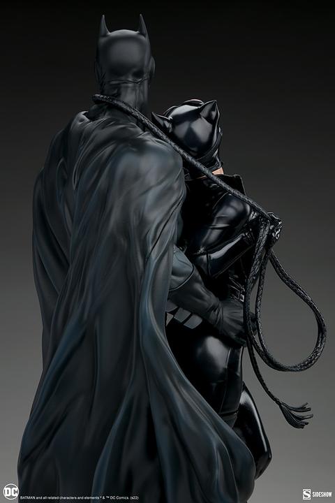 Produktbild Sideshow DC Comics diorama Batman & Catwoman 51 cm
