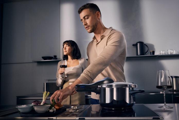 Image du produit WMF Autocuiseur (18 cm, Casserole, Acier inoxydable)