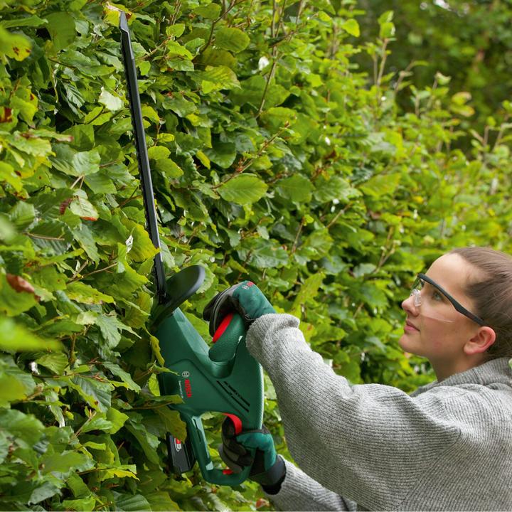 Produktbild Bosch Home & Garden EasyHedgeCut 18V-52-13 (Akkuheckenschere)