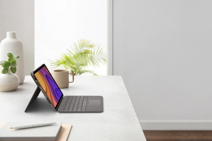 Produktbild Logitech Folio Touch (CH, iPad Air 2020 (4. Gen), iPad Air 2022 (5. Gen))