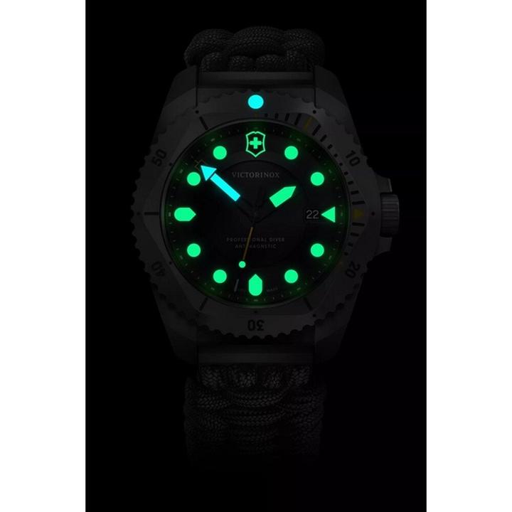 Actual product image Victorinox Dive Pro Quartz (Diving watch, 43 mm)