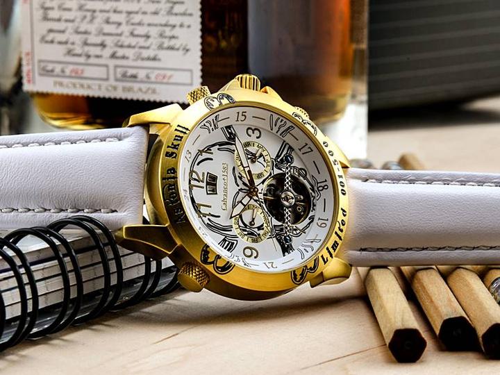 Actual product image Calvaneo 1583 Astonia Skull Limited 500 White Edition Automatic (44 mm)