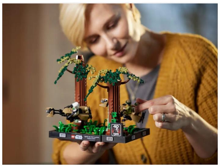 Produktbild LEGO Verfolgungsjagd auf Endor - Diorama (75353, LEGO Star Wars)
