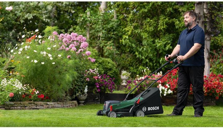 Produktbild Bosch Home & Garden UniversalRotak 2x18V-37-550 (Akkubetrieb)