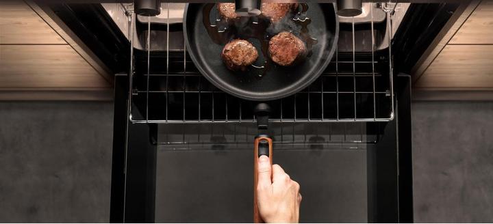 Actual product image Woll 1528WLCI-Q Eco LogicQXR cast iron flat pan (28 cm, Frying pan, Cast aluminium)