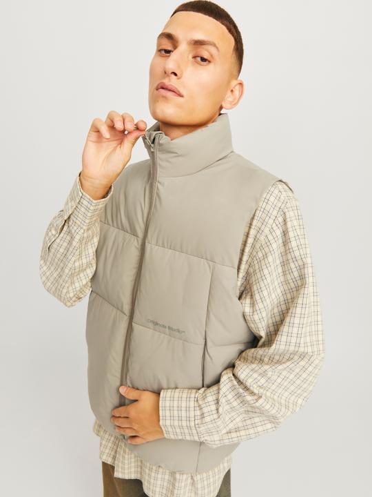 Produktbild Jack & Jones Jorvesterbro Bodywarmer Aw24 Sn (M)