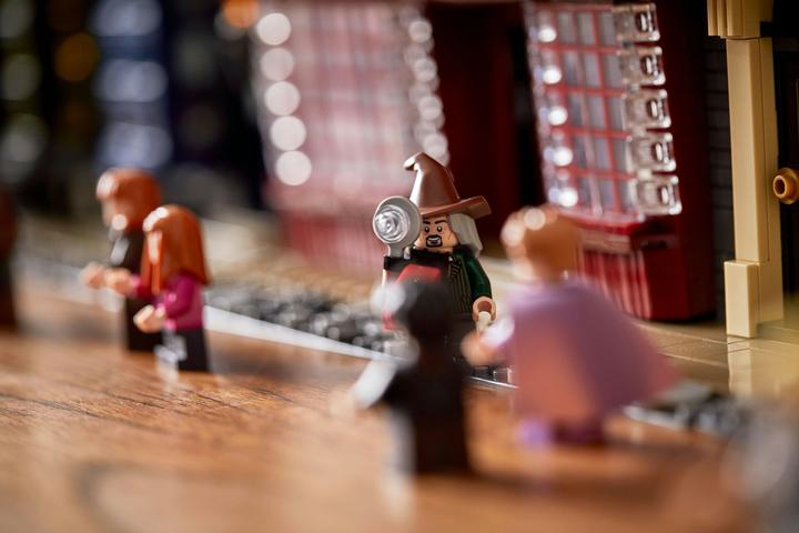 Actual product image LEGO Harry Potter Diagon Alley (75978, LEGO Harry Potter, LEGO Rare Sets)