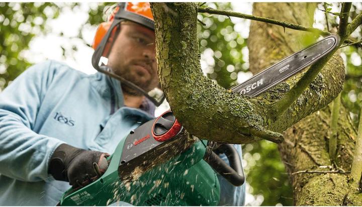 Actual product image Bosch Home & Garden Universal Chain 35 (Electric chain saw)