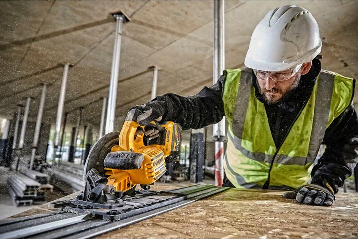 Actual product image DeWalt Cordless handheld circular saw