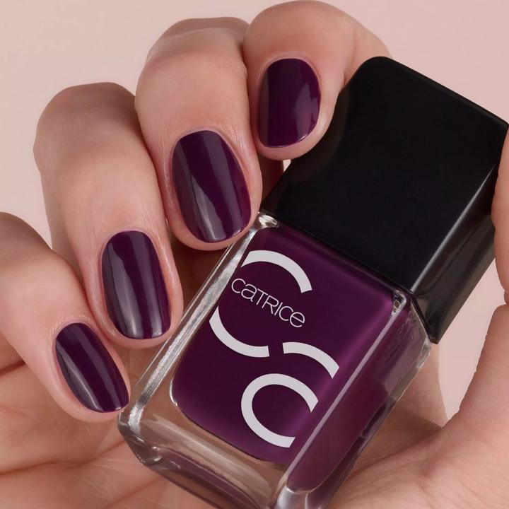 Actual product image Catrice ICONAILS Gel Lacquer (159 Purple Rain, Gel-Effect Nail Polish)