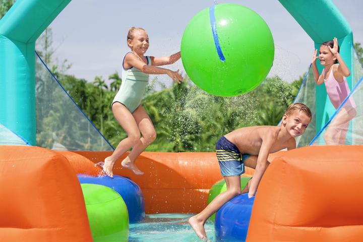 Produktbild Bestway aufblasbares Spielcenter Dodge & Drench Water Park, 4,5 x 4,5 x 2,68 m, 53383