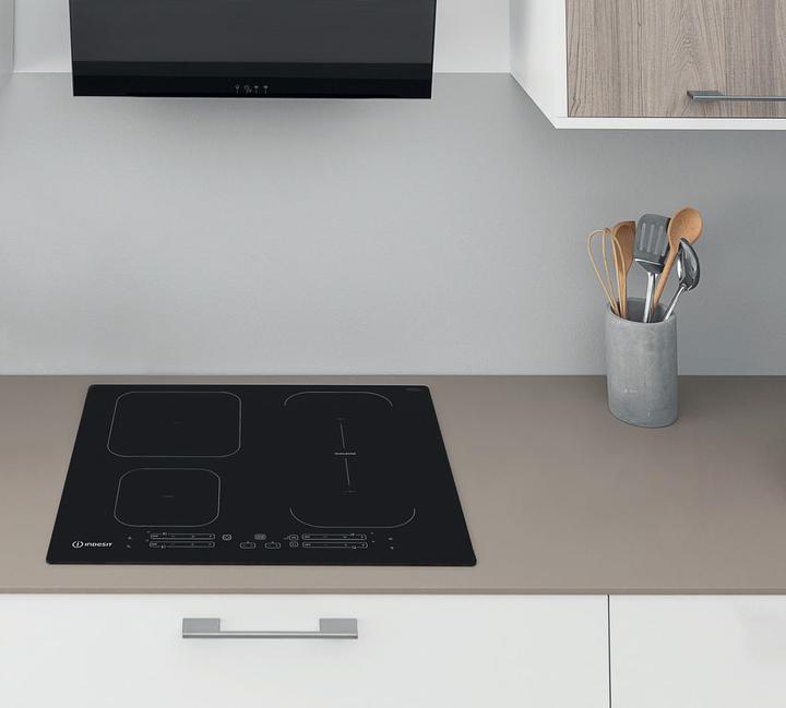 Produktbild Indesit IB 65B60 NE Schwarz Integriert 59 cm Zonen-Induktionskochfeld 4 Zone(n)