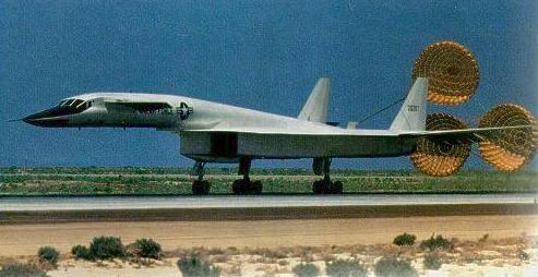 Produktbild Italeri XB-70 Valkyrie