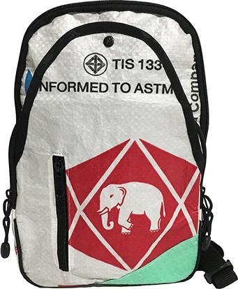 Produktbild Bekos Upcycling - Sling Rucksack medium aus recycelten Zementsäcke Elephant