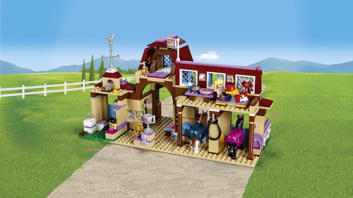 Actual product image LEGO Friends Heartlake Riding School (41126, LEGO Friends)